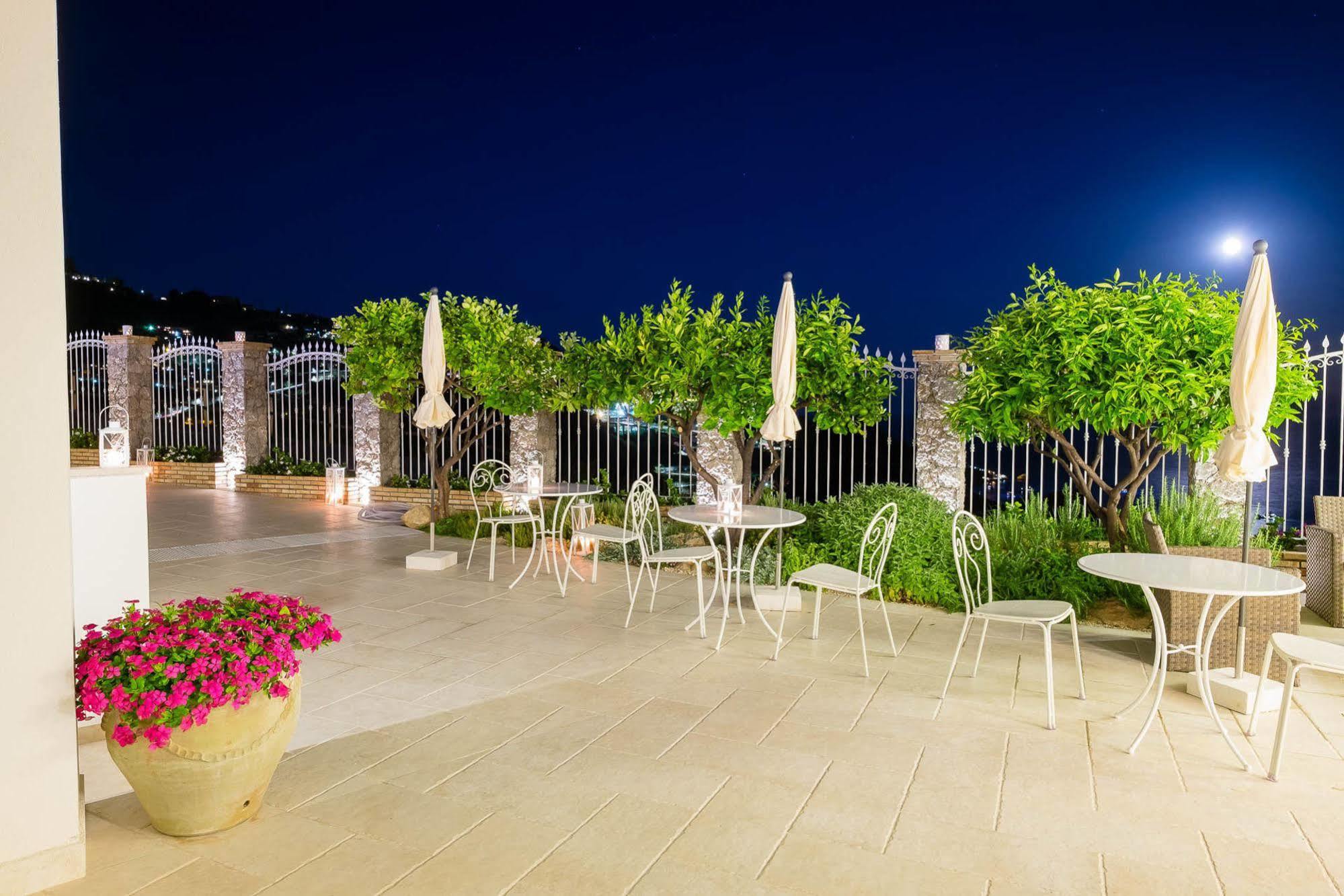 Sciccosa Guest House Taormina Bagian luar foto