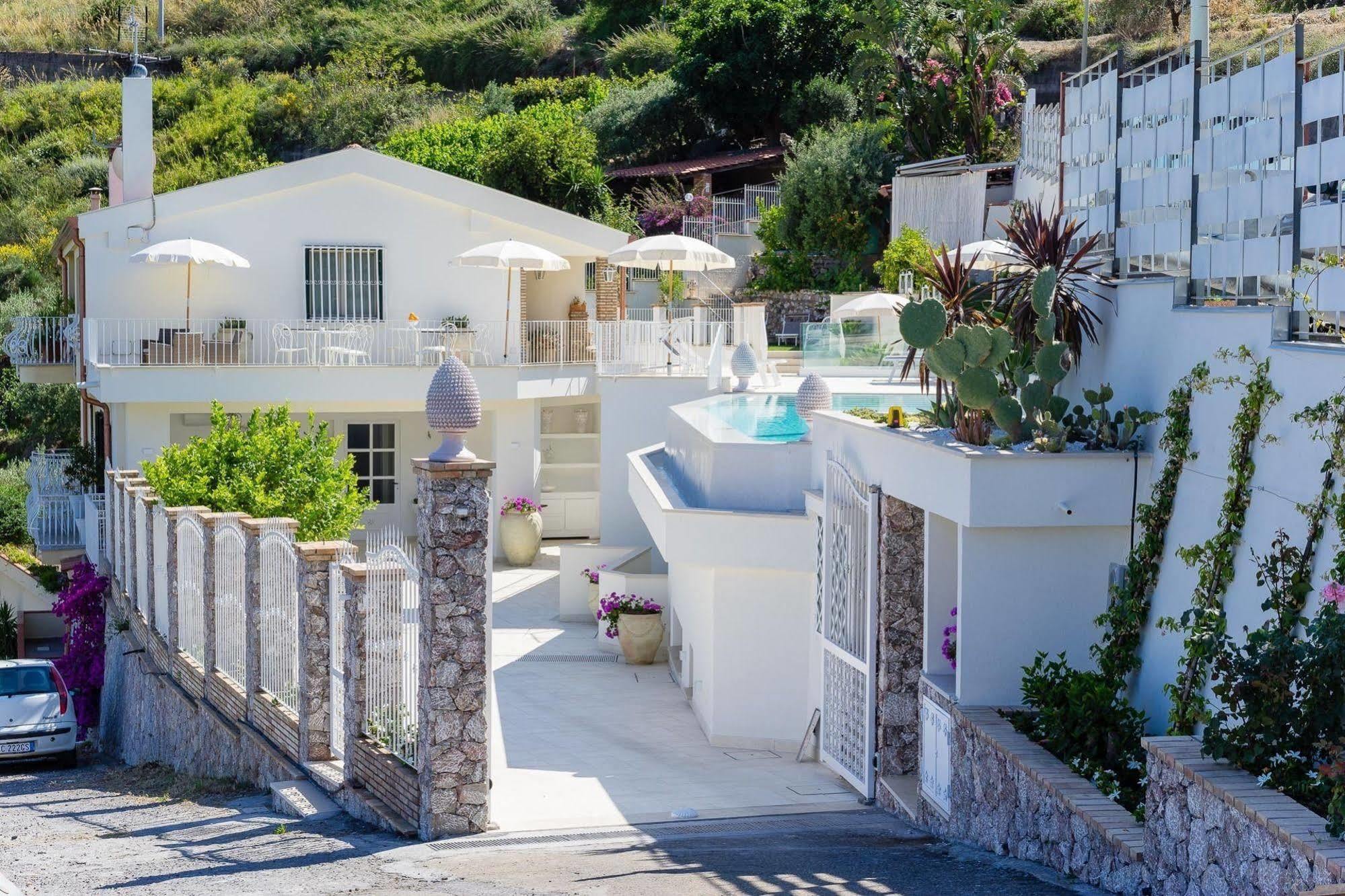 Sciccosa Guest House Taormina Bagian luar foto